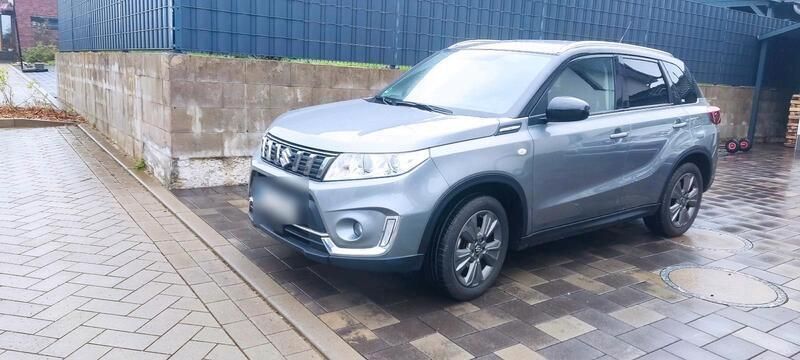 Grau Gebraucht 2019 Suzuki Vitara SUV | 15.900 € (Guter Preis) - Bild 1/4