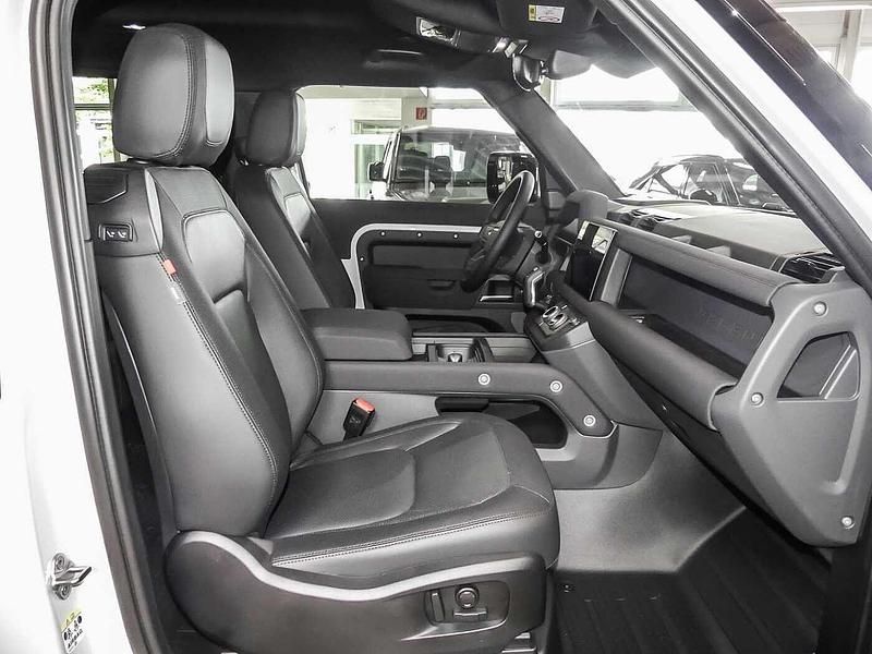 Gebraucht Land Rover Defender SE Dynamic 202 PS (148 kW) 2023 Yulong white SUV