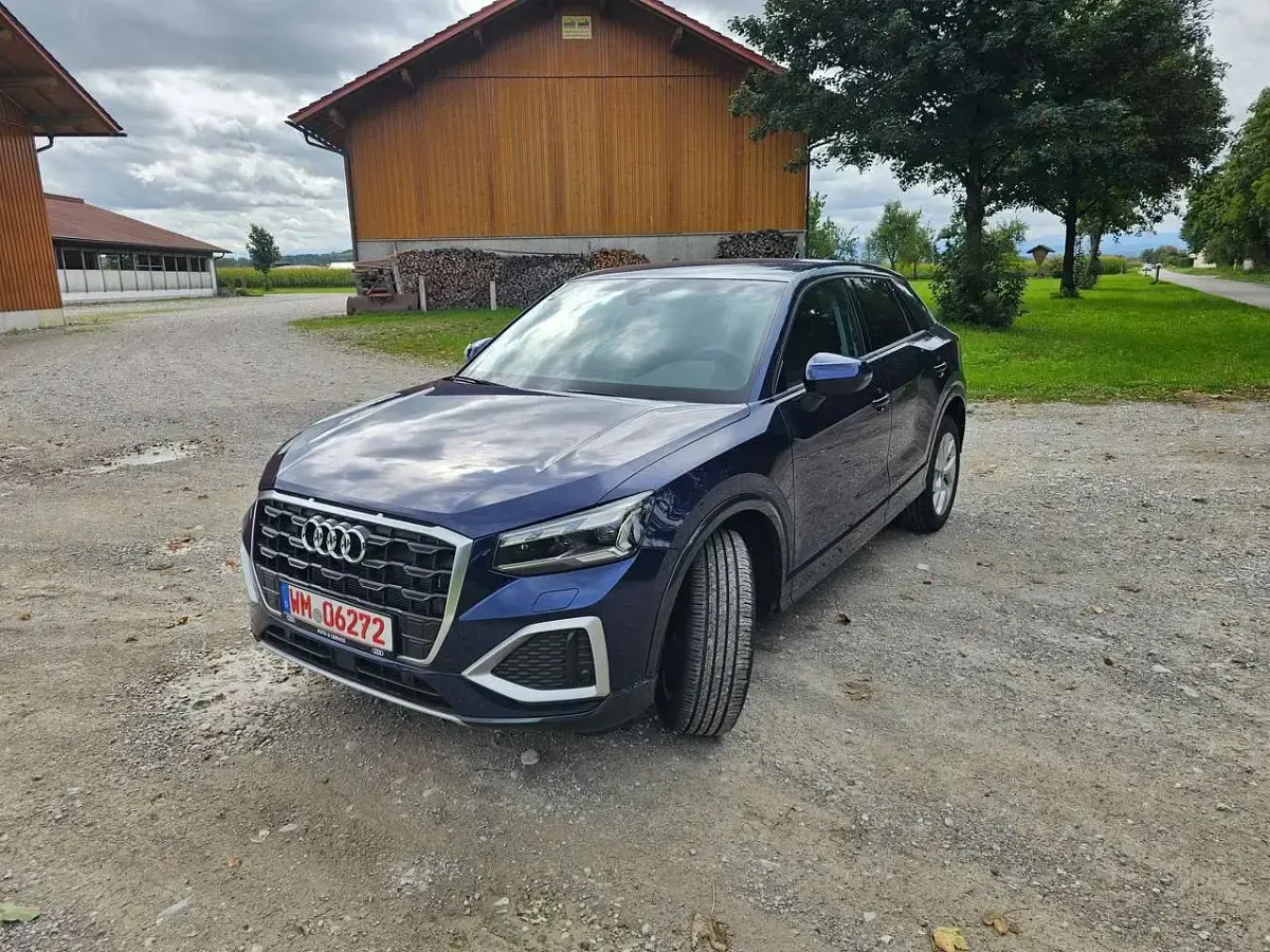Gebraucht Audi Q2 Advanced 150 PS (110 kW) 2024 Blau SUV