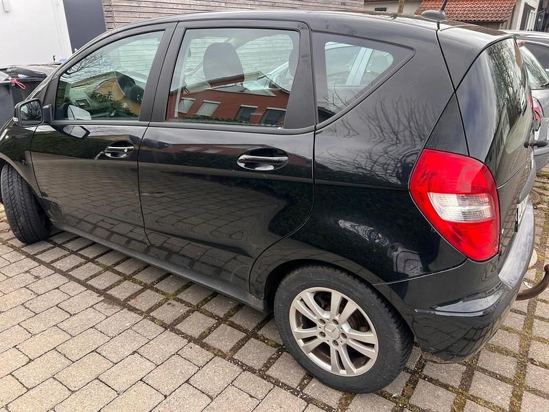 Gebraucht Mercedes A180 109 PS (80 kW) 2011 Schwarz Kombi