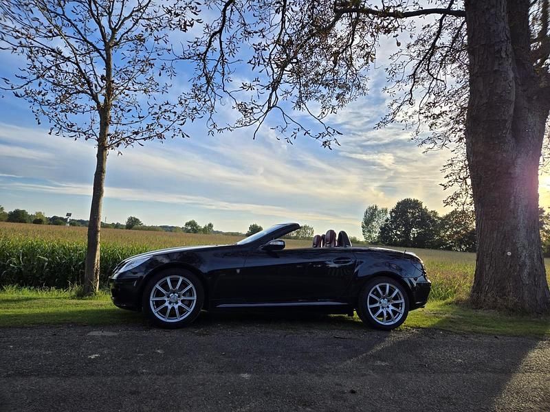 Schwarz Gebraucht 2005 Mercedes SLK350 Cabrio | 5.550 € - Bild 1/4
