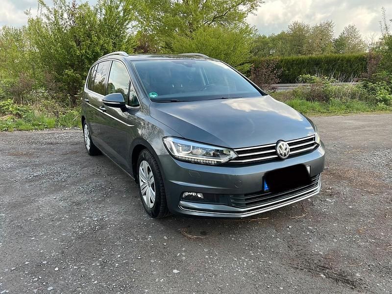 Gebraucht VW Touran 150 PS (110 kW) 2018 Grau Van / Kleinbus