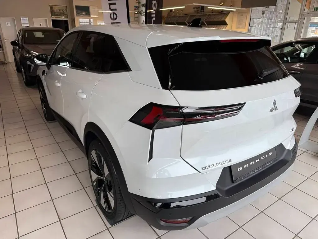 Neu Mitsubishi Grandis Edition 109 PS (80 kW) 2026 Weiß SUV