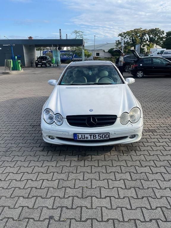 Weiß Gebraucht 2002 Mercedes CLK500 Elegance Coupé | 5.000 € (Fairer Preis) - Bild 1/4