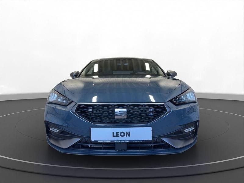 Neu Seat Leon FR 150 PS (110 kW) 2025 Blau Limousine