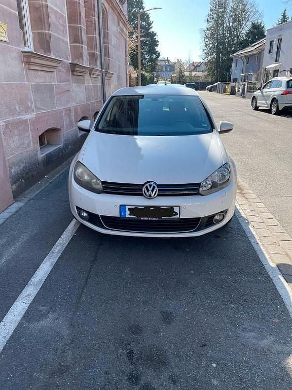 Gebraucht VW Golf VI Highline 122 PS (89 kW) 2010 Weiß Kleinwagen