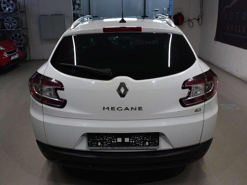 Gebraucht Renault Mégane GrandTour Dynamique 150 PS (110 kW) 2010 Gletscherweiss Kombi