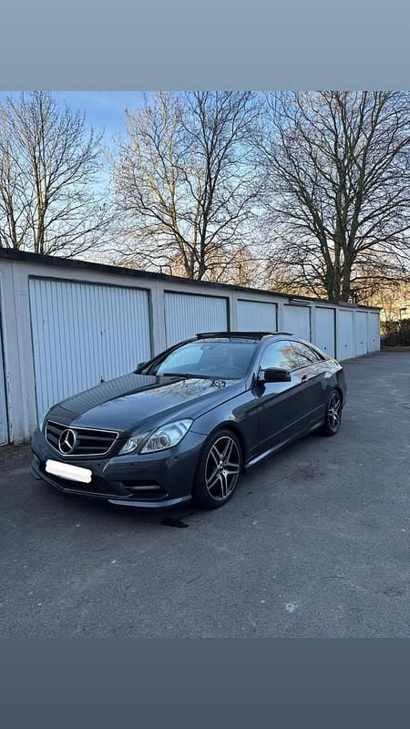 Gebraucht Mercedes E250 AMG line 204 PS (150 kW) 2012 Grau Coupé