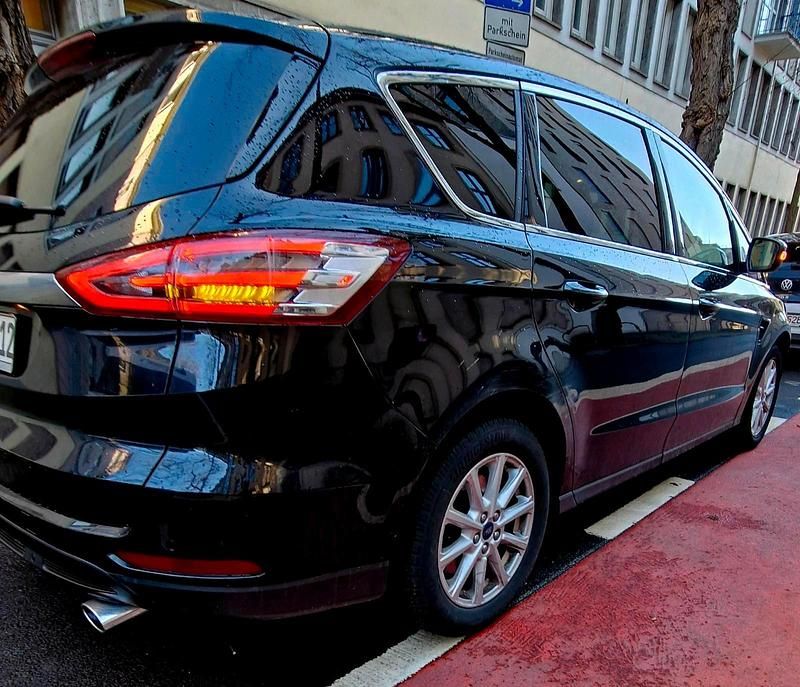 Gebraucht Ford S-MAX S 170 PS (125 kW) 2017 Schwarz Van / Kleinbus