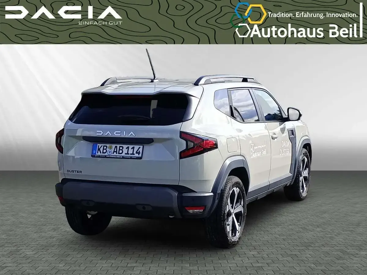 Używany Dacia Duster Journey 131 KM (96 kW) 2024 Beżowy SUV