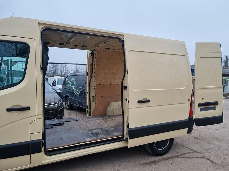 Beige Gebraucht 2018 Opel Movano Van / Kleinbus | 11.500 € (Guter Preis) - Bild 1/4