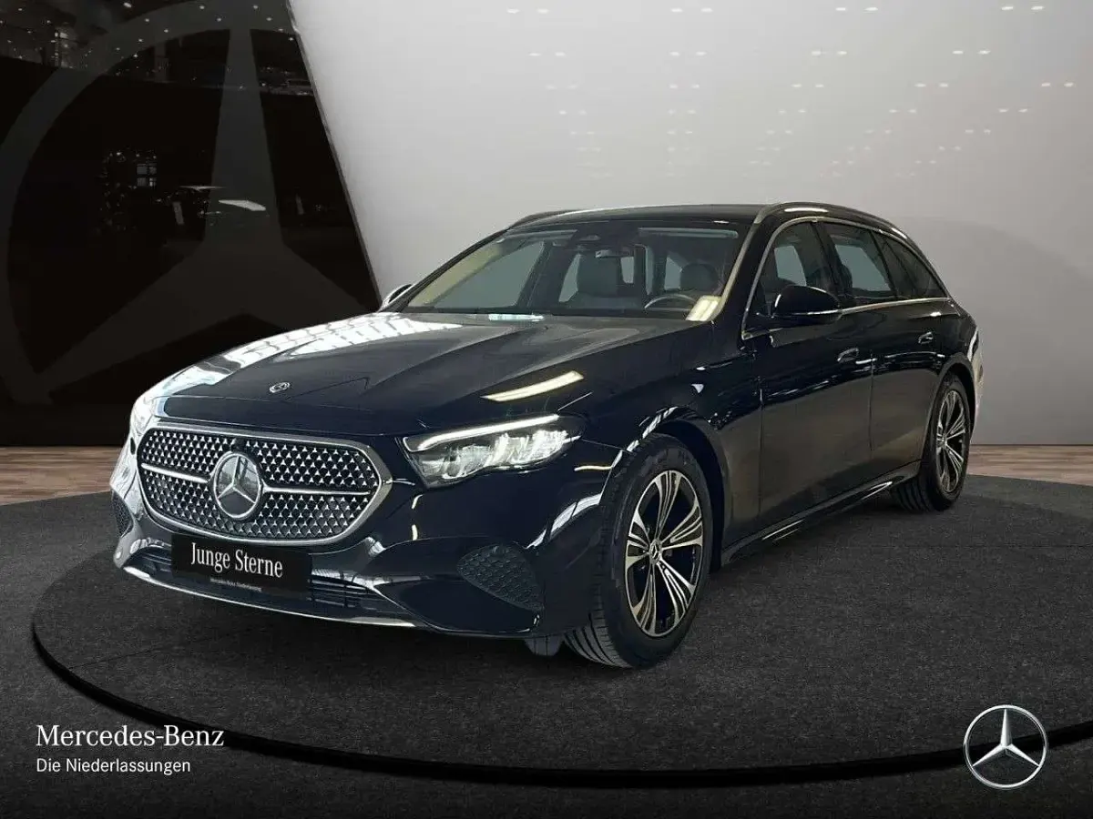 Gebraucht Mercedes E200 Avantgarde 204 PS (150 kW) 2025 Schwarz Limousine