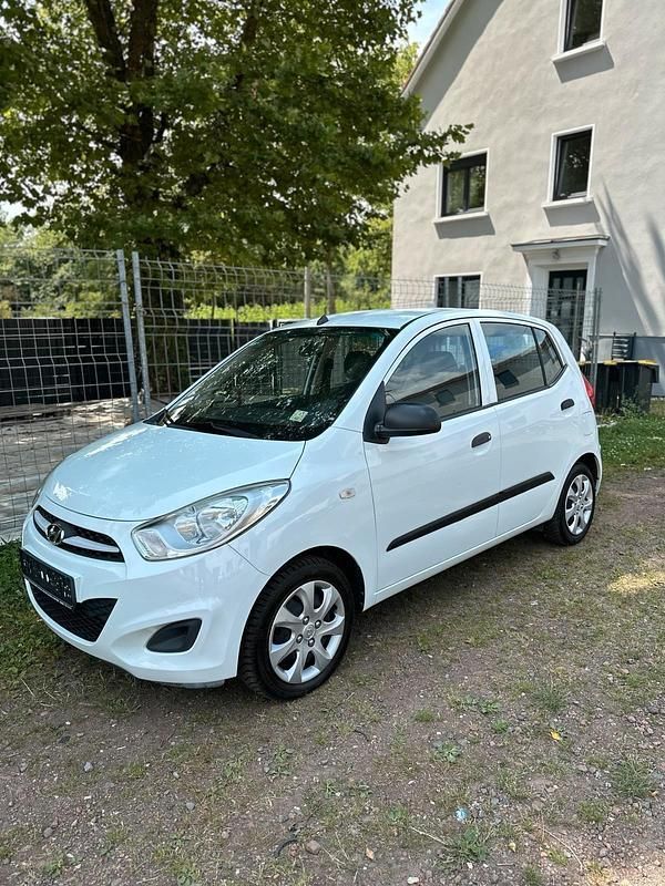 Weiß Gebraucht 2011 Hyundai i10 Kleinwagen | 3.200 € - Bild 1/4