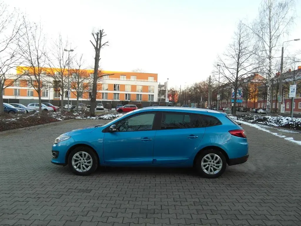Gebraucht Renault Mégane LIMITED 132 PS (97 kW) 2015 Blau Limousine