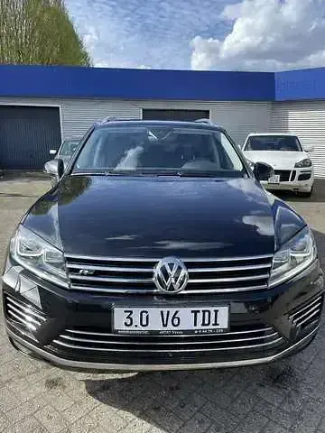Gebraucht VW Touareg Executive 262 PS (192 kW) 2018 Deep black perleffekt SUV