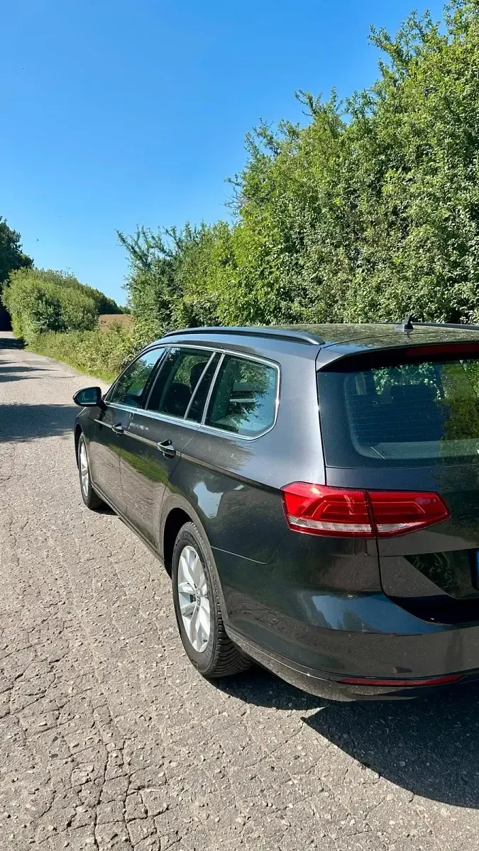 Gebraucht VW Passat Comfortline 150 PS (110 kW) 2018 Grau Kombi