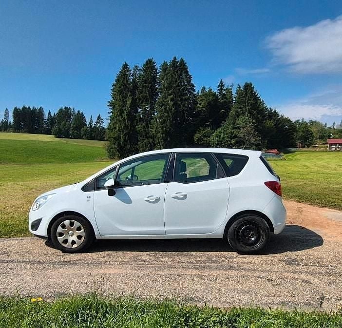 Weiß Gebraucht 2012 Opel Meriva Van / Kleinbus | 3.500 € (Superpreis) - Bild 1/4