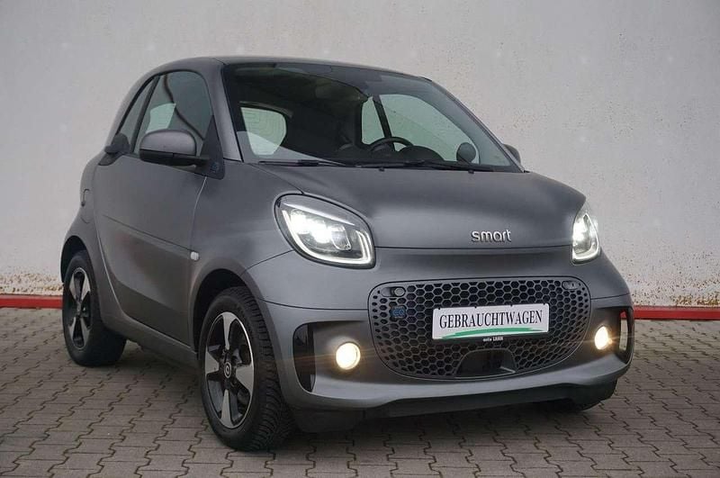 Titania grey matt metallic (metallic) Gebraucht 2020 Smart ForTwo Coupé Kleinwagen | 8.890 € (Superpreis) - Bild 1/4