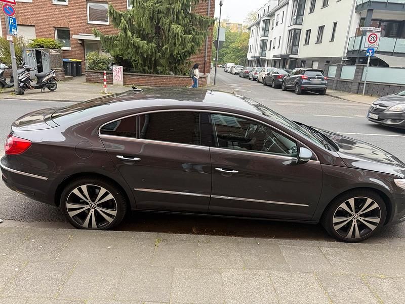 Gebraucht VW Passat 300 PS (220 kW) 2011 Grau Limousine