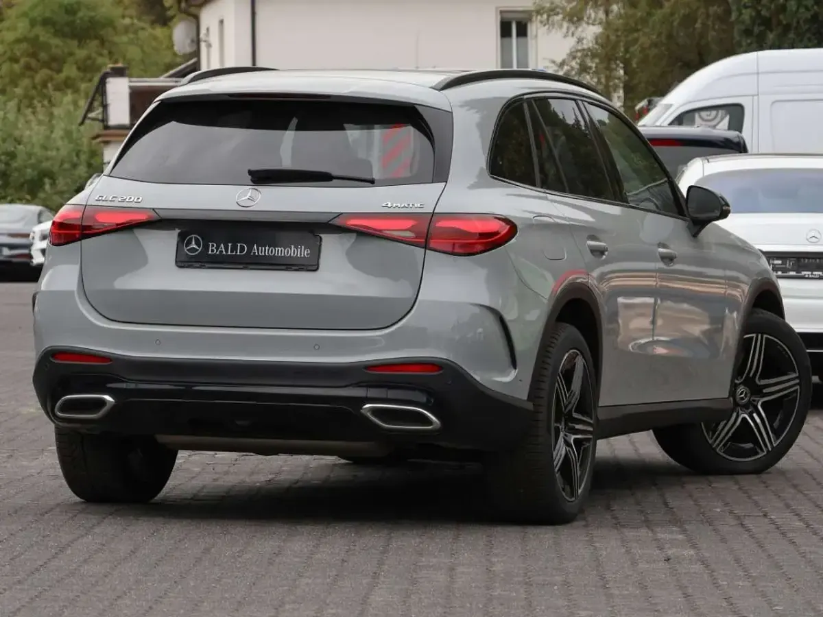 Gebraucht Mercedes GLC200 AMG 204 PS (150 kW) 2025 Grau SUV