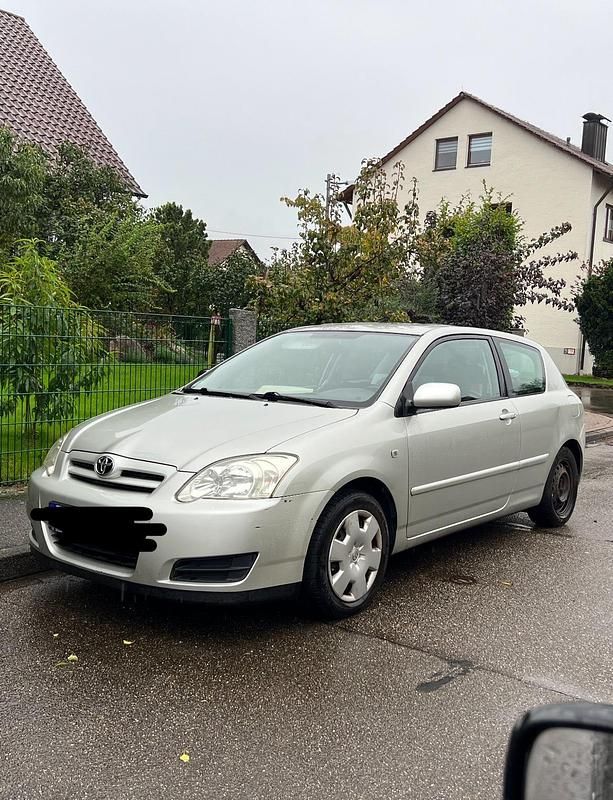 Silber Gebraucht 2005 Toyota Corolla Kleinwagen | 2.339 € - Bild 1/1