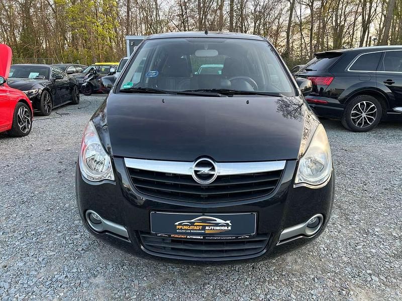 Gebraucht Opel Agila Edition 68 PS (50 kW) 2014 Kosmosschwarz Kleinwagen