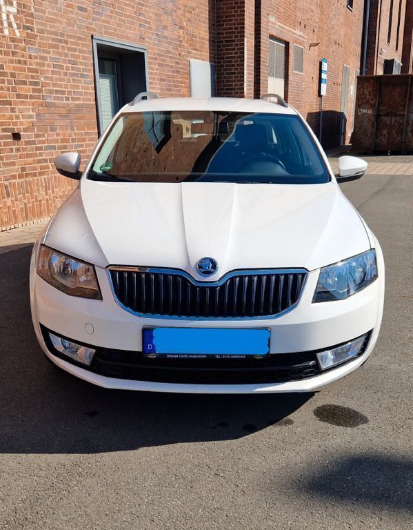Weiß Gebraucht 2014 Skoda Octavia Elegance Kombi | 11.000 € (Fairer Preis) - Bild 1/4
