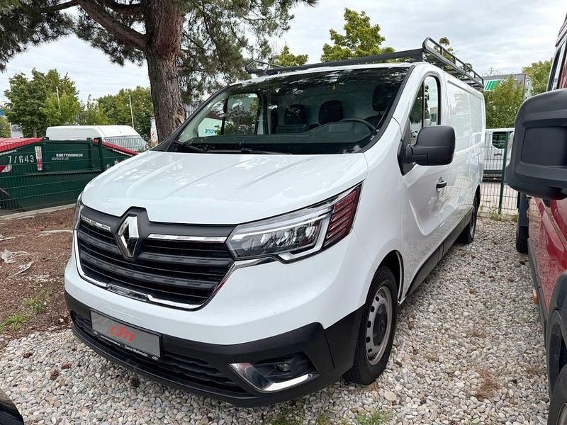 Weiß Gebraucht 2023 Renault Trafic Komfort Van | 26.760 € (Superpreis) - Bild 1/4