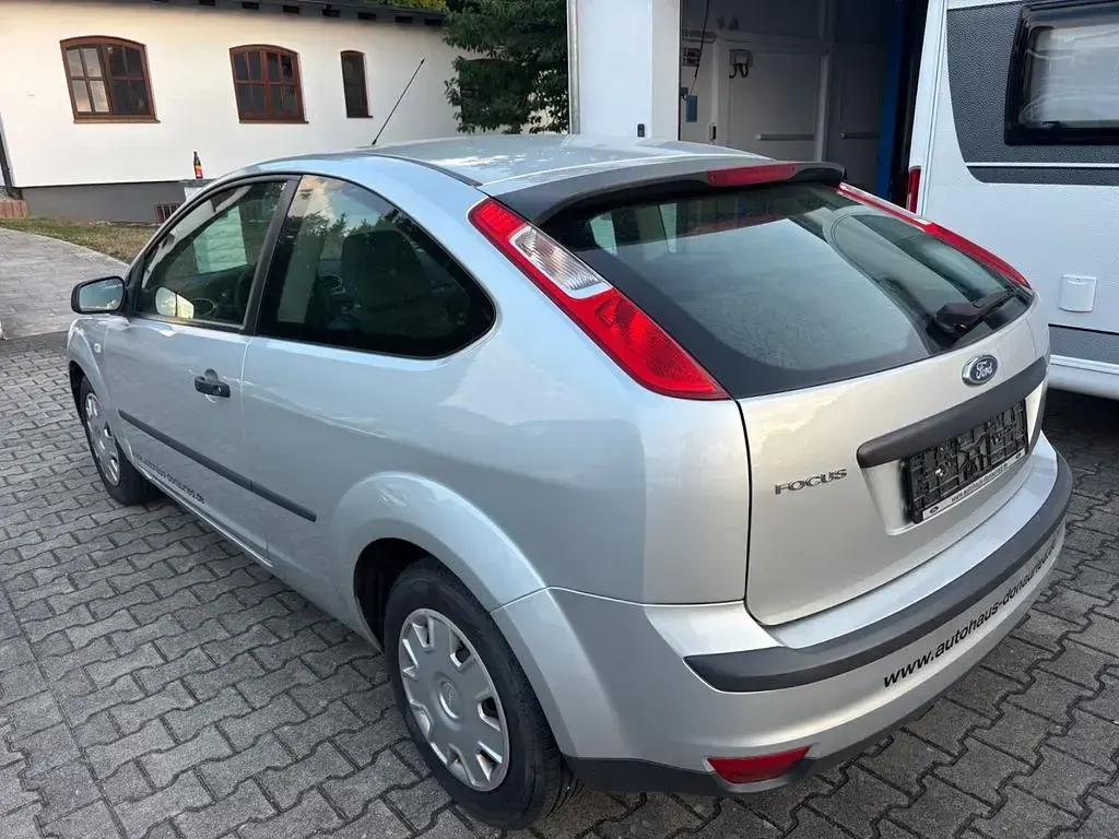 Gebraucht Ford Focus Trend 80 PS (58 kW) 2005 Limousine