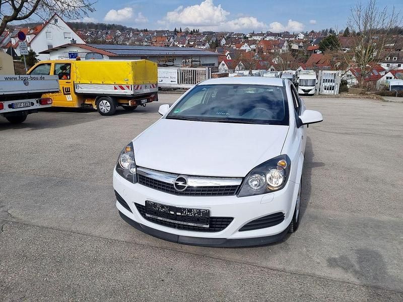 Gebraucht Opel Astra GTC Selection 90 PS (66 kW) 2010 Weiß Coupé