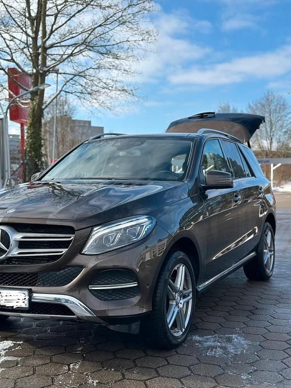 Gebraucht Mercedes GLE350 258 PS (189 kW) 2016 Braun Limousine
