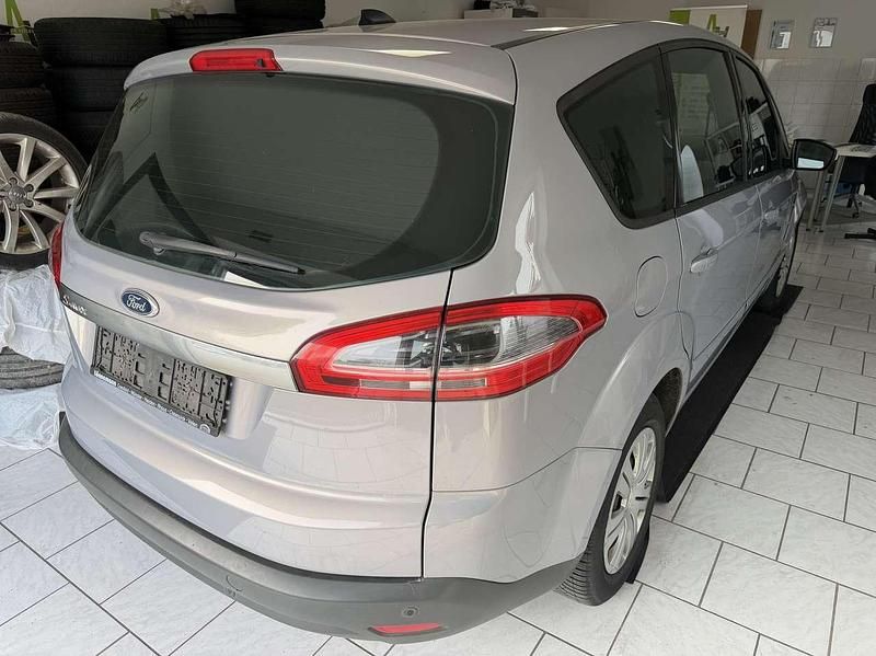 Gebraucht Ford S-MAX Trend 140 PS (102 kW) 2011 Micastonesilber metallic Van / Kleinbus