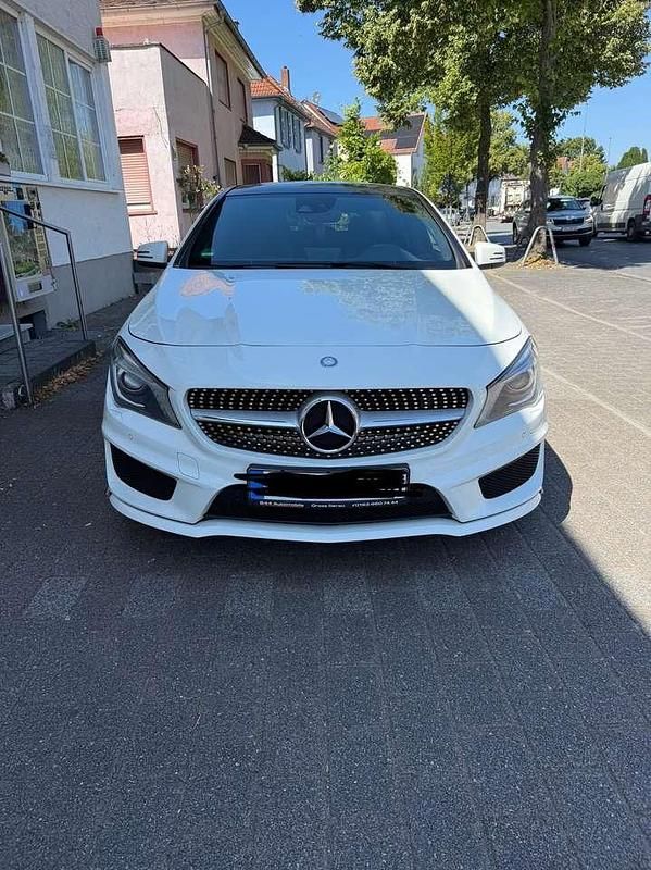 Gebraucht 2015 Mercedes CLA200 Shooting Brake Kombi | 15.999 € (Etwas zu teuer) - Bild 1/4