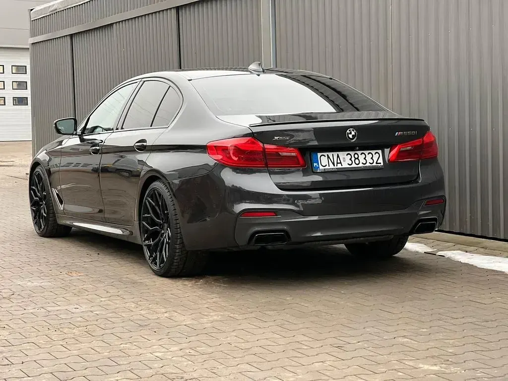 Gebraucht BMW M550 462 PS (339 kW) 2018 Grau Limousine