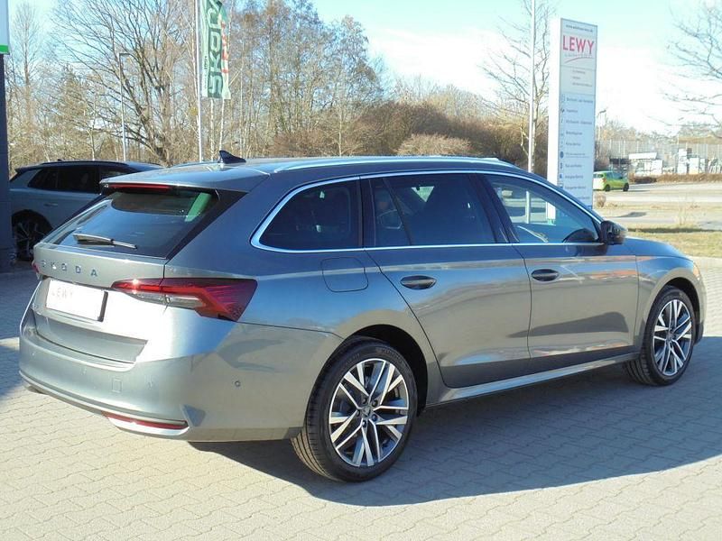 Neu Skoda Octavia 150 PS (110 kW) 2025 Grau Kombi
