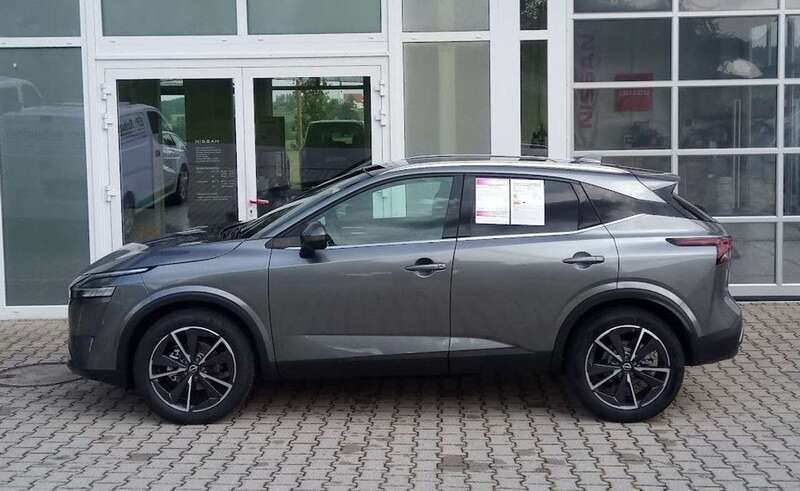 Dark grey metallic Gebraucht 2024 Nissan Qashqai Tekna SUV | 38.290 € (Teuer) - Bild 1/4