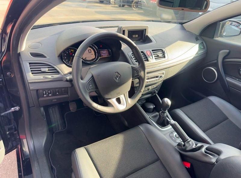 Gebraucht Renault Mégane Coupé Night&Day 131 PS (96 kW) 2011 Schwarz Coupé