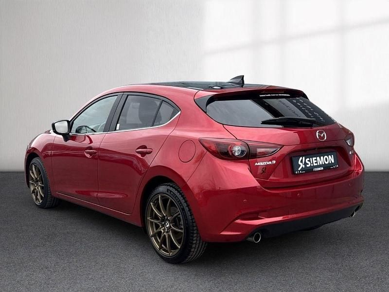 Usado Mazda 3 120 HP (88 kW) 2019 Vermelho Citadino