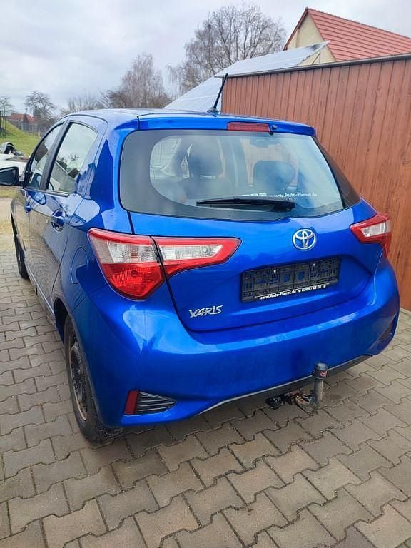 Gebraucht Toyota Yaris 111 PS (81 kW) 2017 Blau Limousine