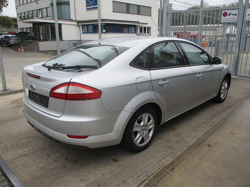 Gebraucht Ford Mondeo Trend 110 PS (80 kW) 2009 Silber Limousine