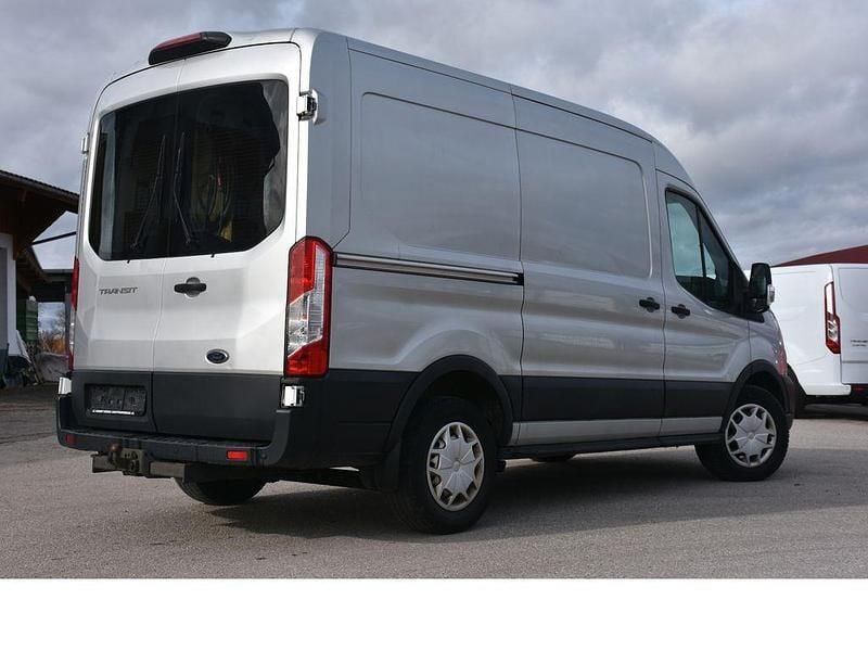 Gebraucht Ford Transit Trend 131 PS (96 kW) 2019 Silber Van / Kleinbus