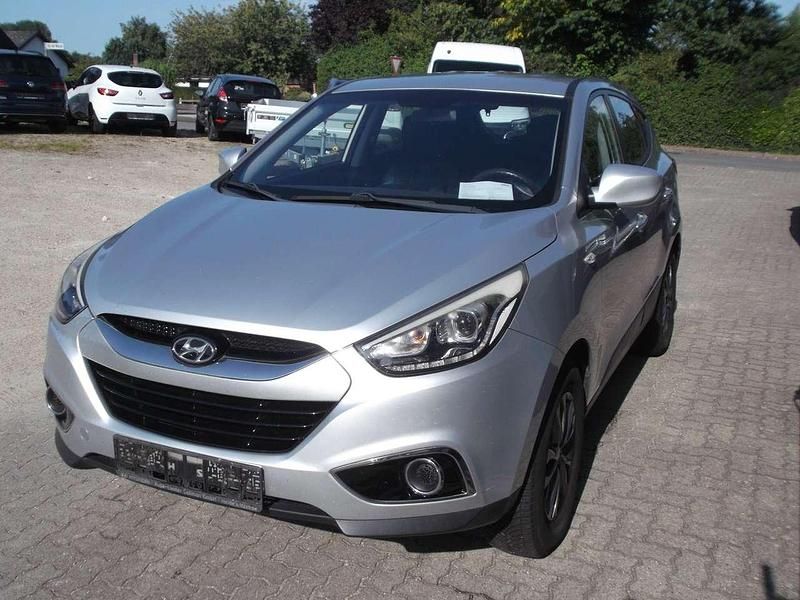 Grau Gebraucht 2013 Hyundai ix35 Classic SUV | 8.750 € (Fairer Preis) - Bild 1/4