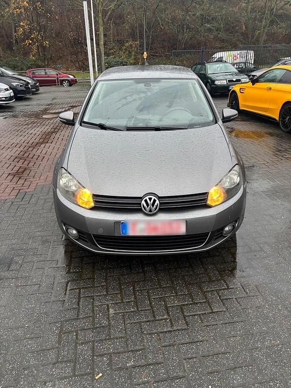 Grau Gebraucht 2010 VW Golf VI Limousine | 2.900 € (Superpreis) - Bild 1/4