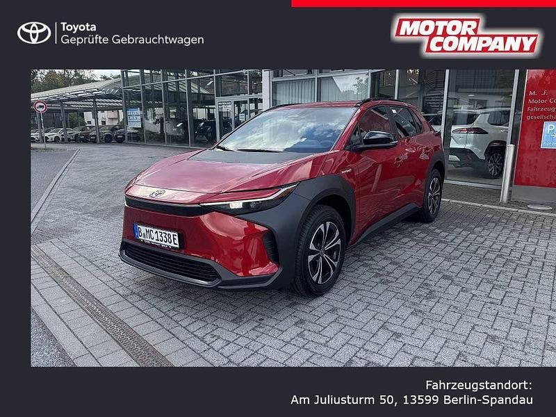 Rot Gebraucht 2025 Toyota bZ4X SUV | 33.900 € (Superpreis) - Bild 1/4
