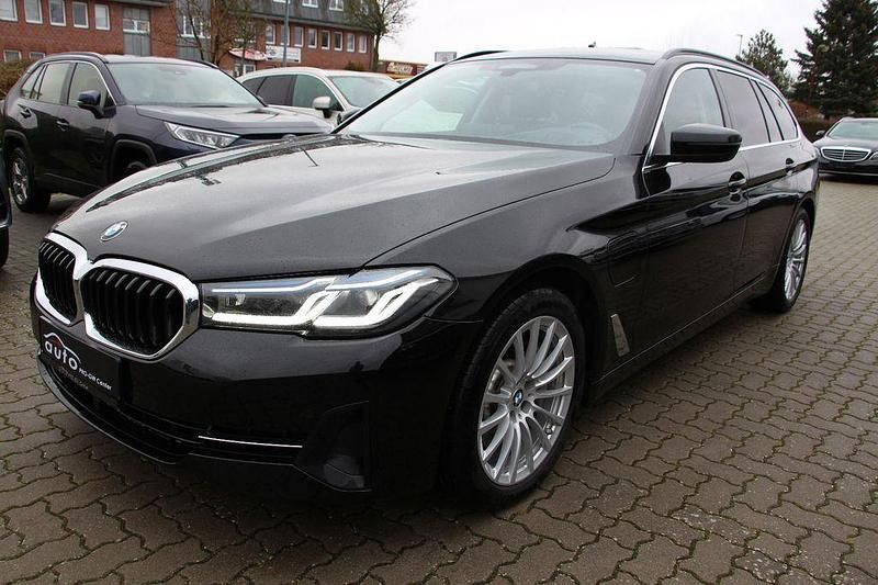 Schwarz Gebraucht 2021 BMW 530e Sport Line Kombi | 31.990 € (Etwas zu teuer) - Bild 1/4