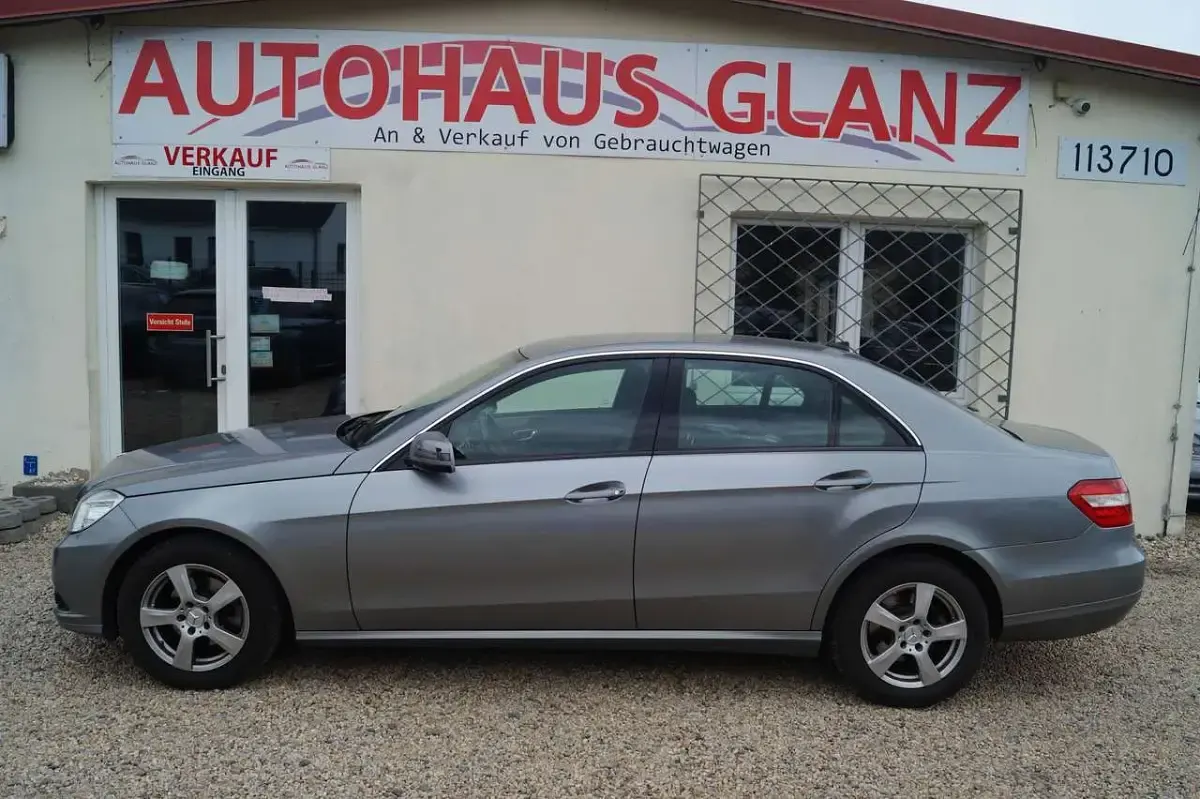 Gebraucht Mercedes E200 136 PS (100 kW) 2011 Palladiumsilber  metalliclack Limousine