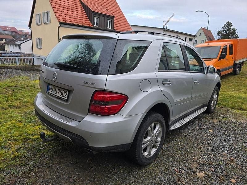 Gebraucht Mercedes ML280 190 PS (139 kW) 2007 Silber SUV