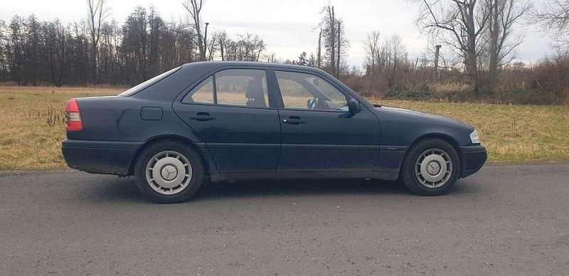 Gebraucht Mercedes C200 136 PS (100 kW) 1996 Other Limousine