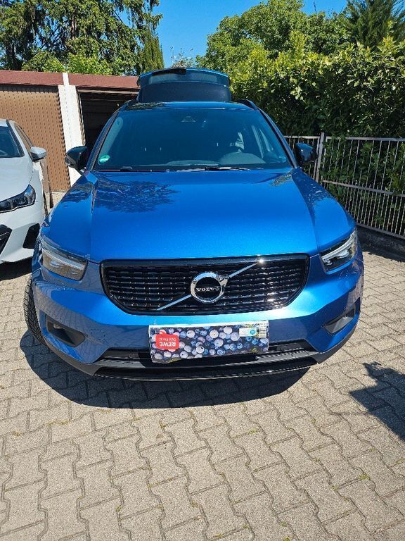 Blau Gebraucht 2020 Volvo XC40 R-Design SUV | 36.900 € (Teuer) - Bild 1/4