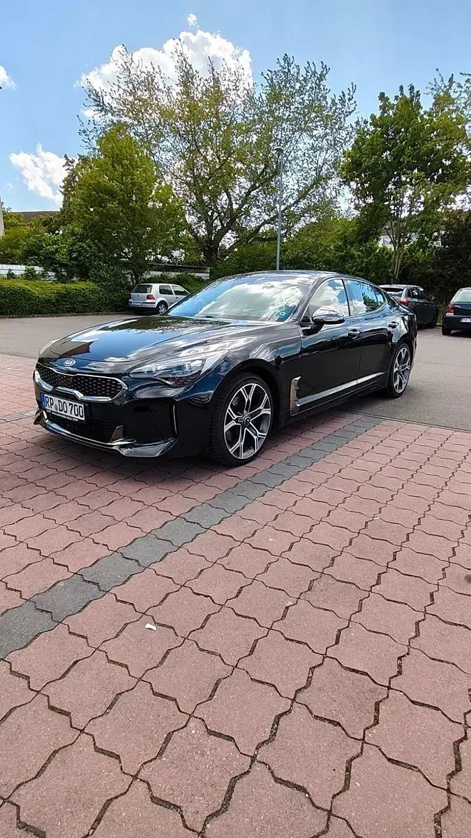 Gebraucht Kia Stinger GT-Line 200 PS (147 kW) 2017 Schwarz Kleinwagen